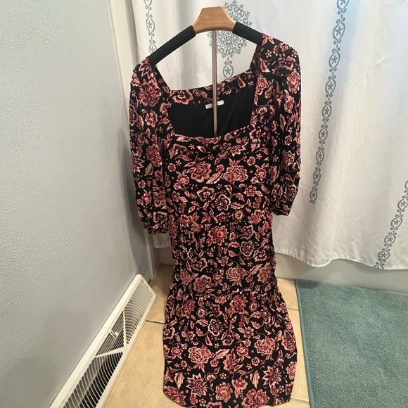 Maurices Dresses & Skirts - Maurices black and pink midi dress EUC